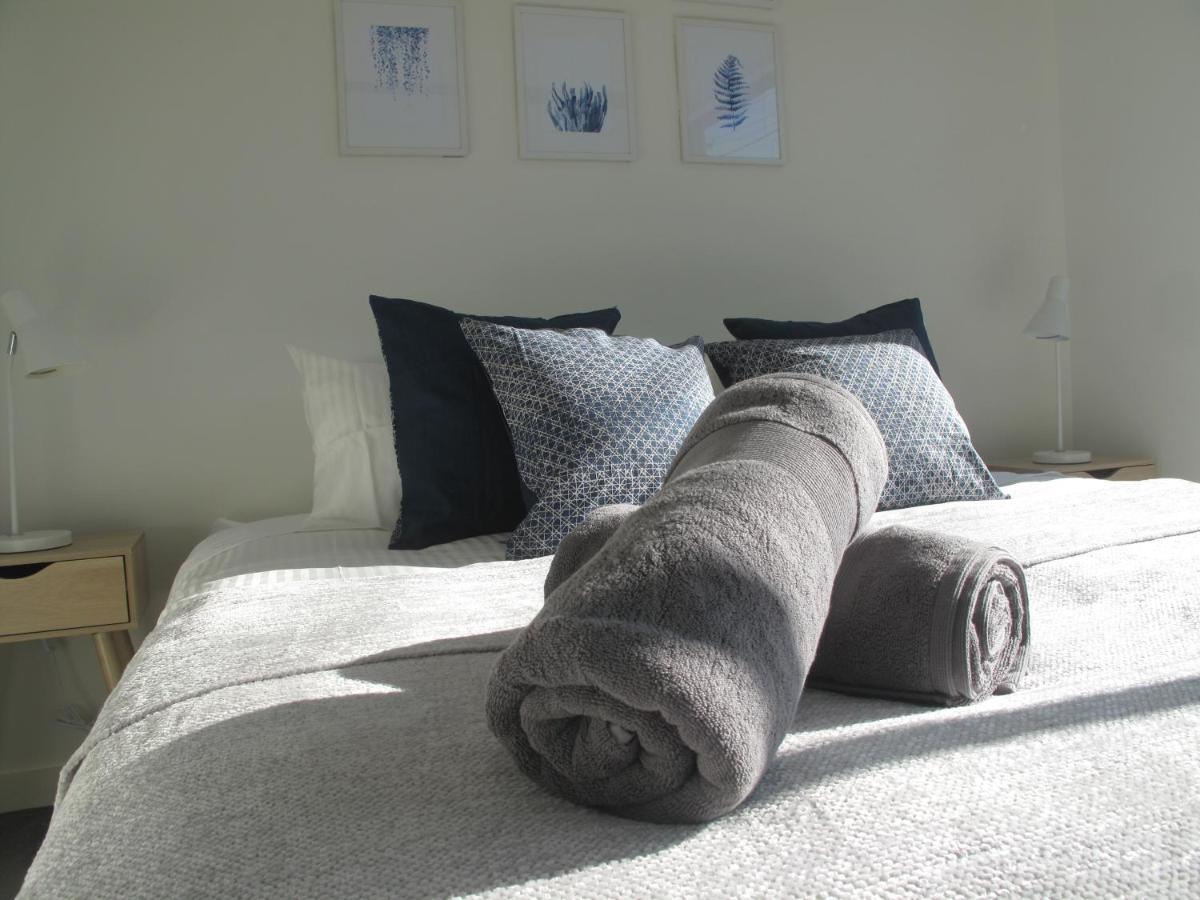 Modern 3 Bedroom Apt With Free Parking, Netflix, Wifi & Welcome Wine By Bnb Pro Melbourne Exterior foto