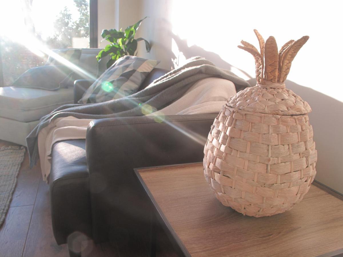 Modern 3 Bedroom Apt With Free Parking, Netflix, Wifi & Welcome Wine By Bnb Pro Melbourne Exterior foto