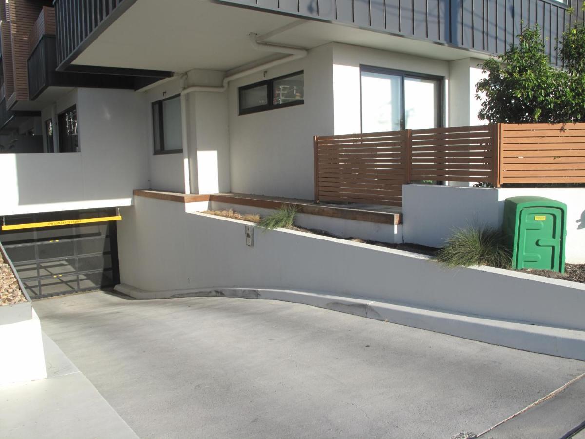 Modern 3 Bedroom Apt With Free Parking, Netflix, Wifi & Welcome Wine By Bnb Pro Melbourne Exterior foto